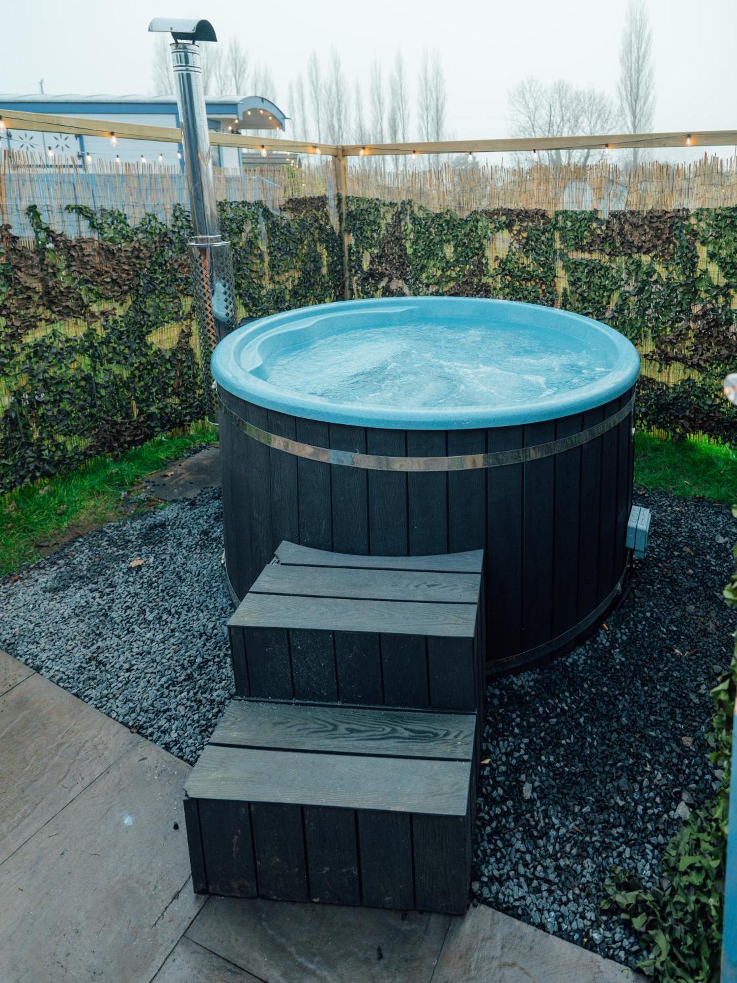Villa Sunset Retreats The Double Hobbit Worcester Exterior foto
