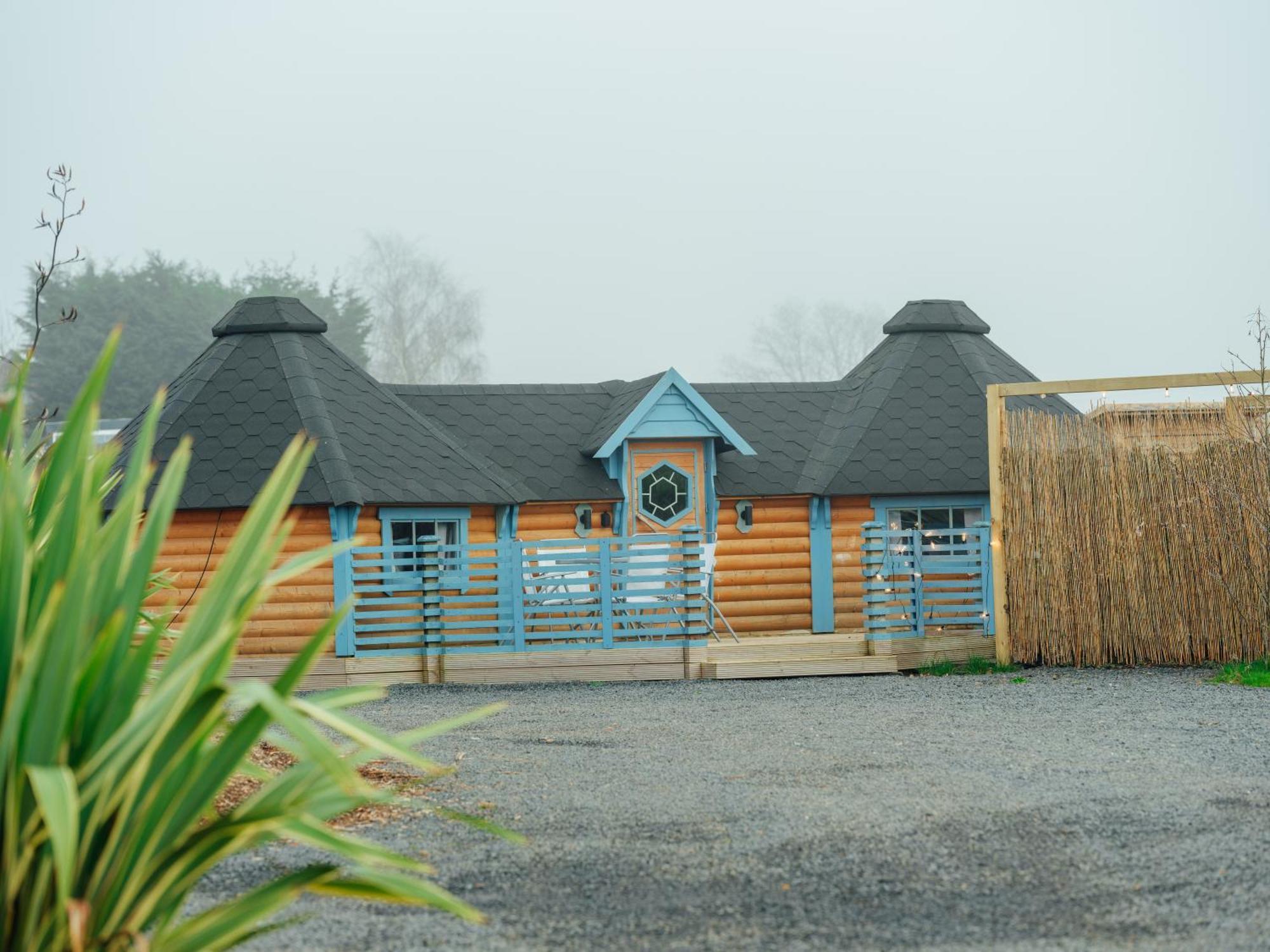 Villa Sunset Retreats The Double Hobbit Worcester Exterior foto